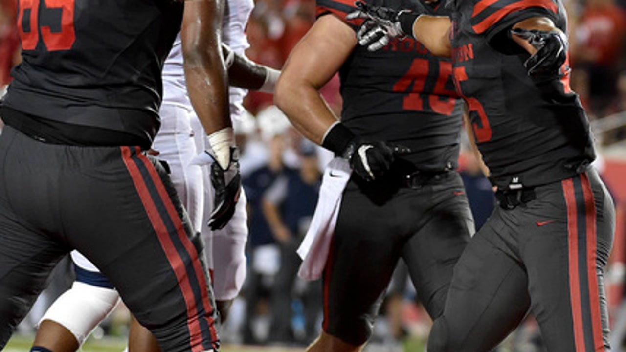 Ward had big game, No. 6 Houston beats UConn 42-14